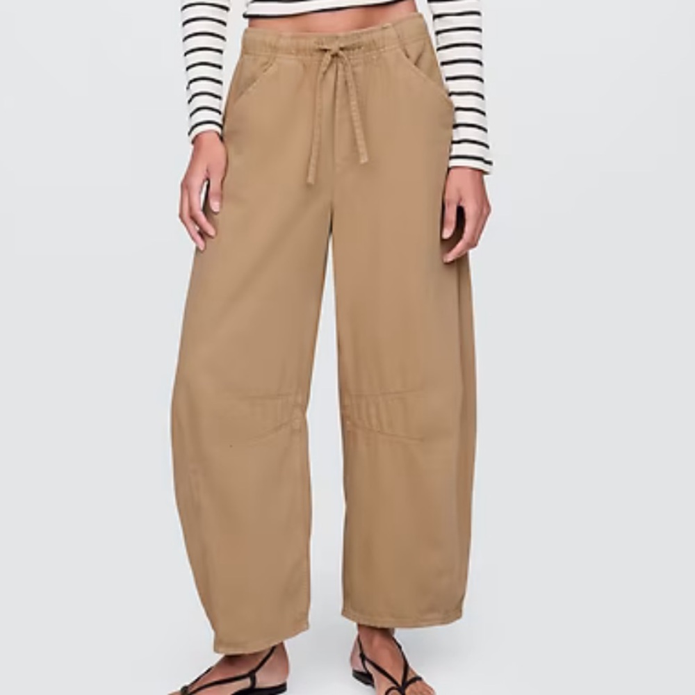 Gap Mid Rise UltraSoft Easy Horseshoe Barrel Jeans, Mojave Tan, Medium, NWT